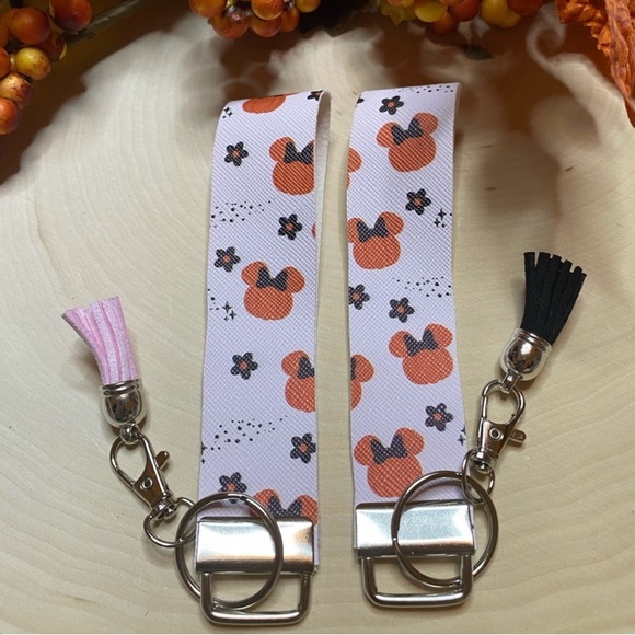 Hand Crafted Accessories - Fall Pumpkin Minnie Themed Faux Leather Keychain (price is for 1)